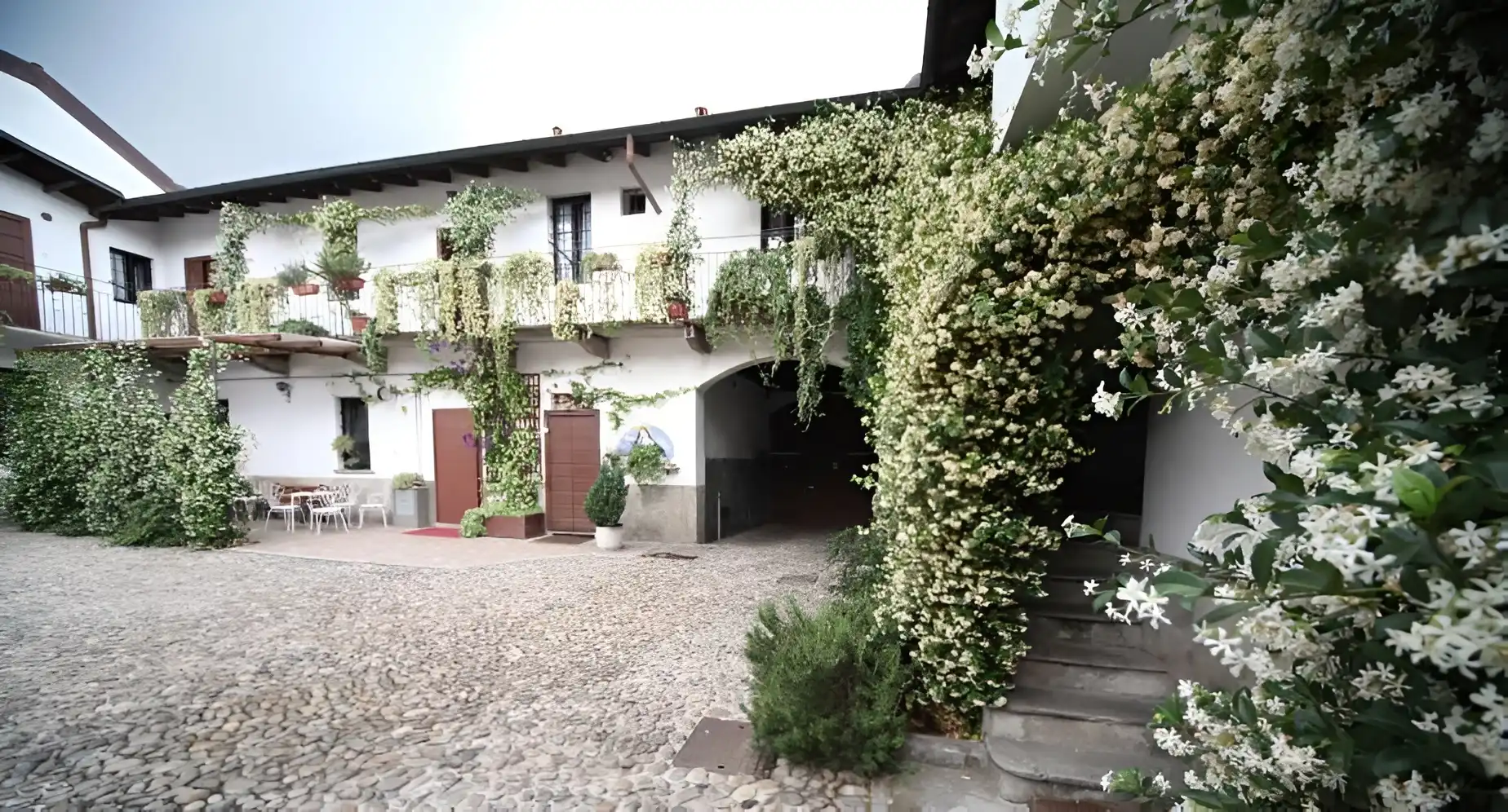 Cortile interno di Antica Corte Milanese a Novate Milanese